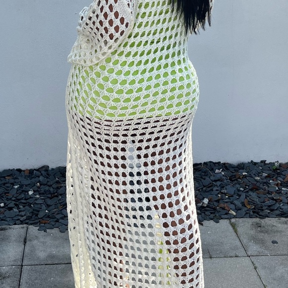 Crotchet coverup - Picture 3 of 3